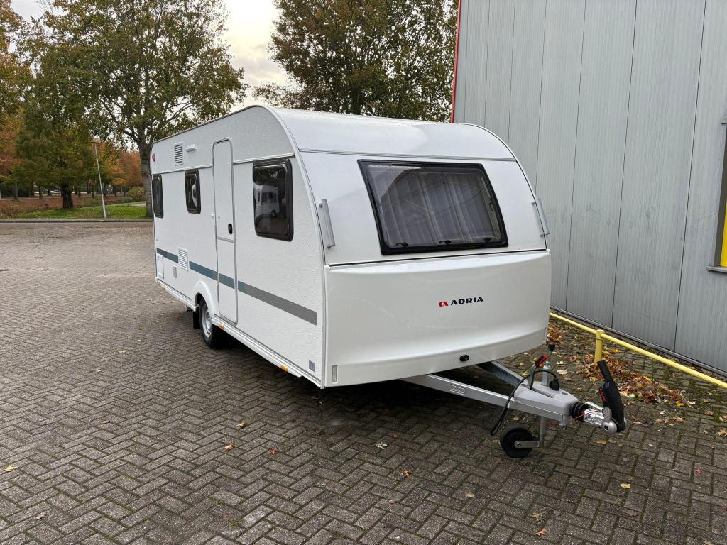 Adria Aviva 522 PT Model 2026, Dwarsbed, Schokbreker, Bedrijf, Treinzit