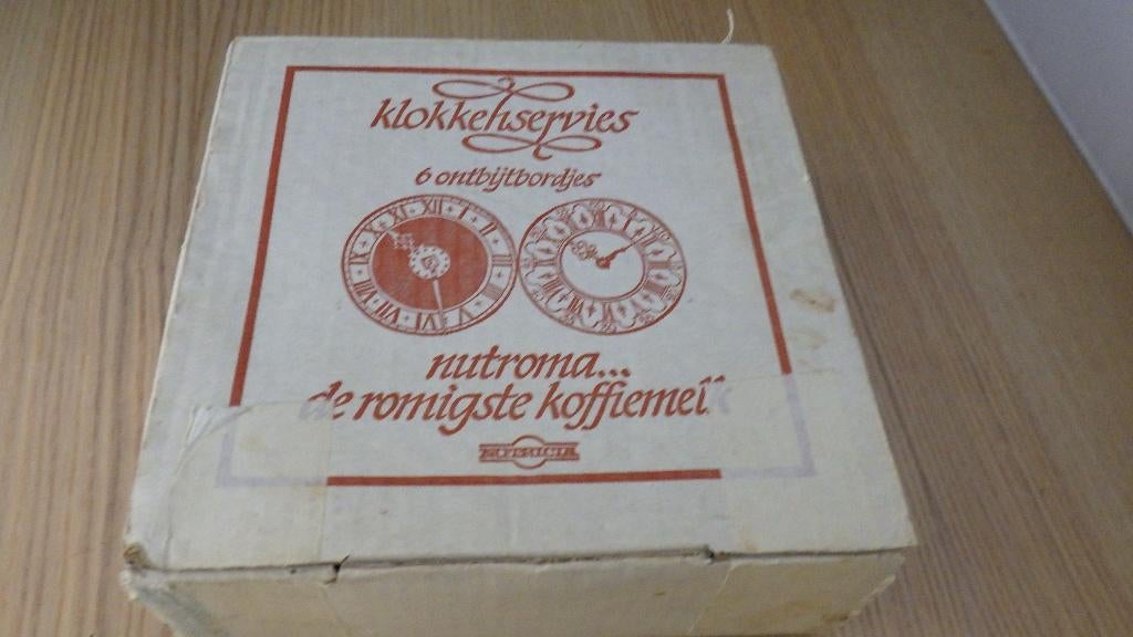 6 retro ontbijtbordjes van klokkenservies, Ophalen of Verzenden, Overige typen