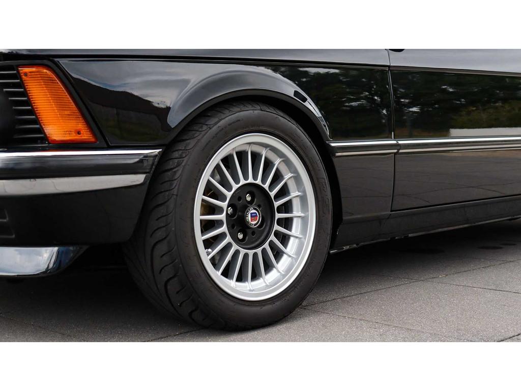 BMW - 3-serie - 323i - V6 - 1983 - Gerestaureerd - Oldtimer, Bedrijf, Handgeschakeld, Sedan, BMW