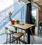 Stijlvolle bartafel met krukken, Ophalen, Gebruikt