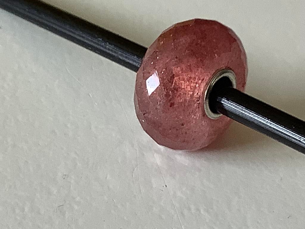 Trollbeads aarbeienkwarts, facet geslepen., Sieraden, Tassen en Uiterlijk, Bedels, Ophalen of Verzenden, Zo goed als nieuw, Zilver