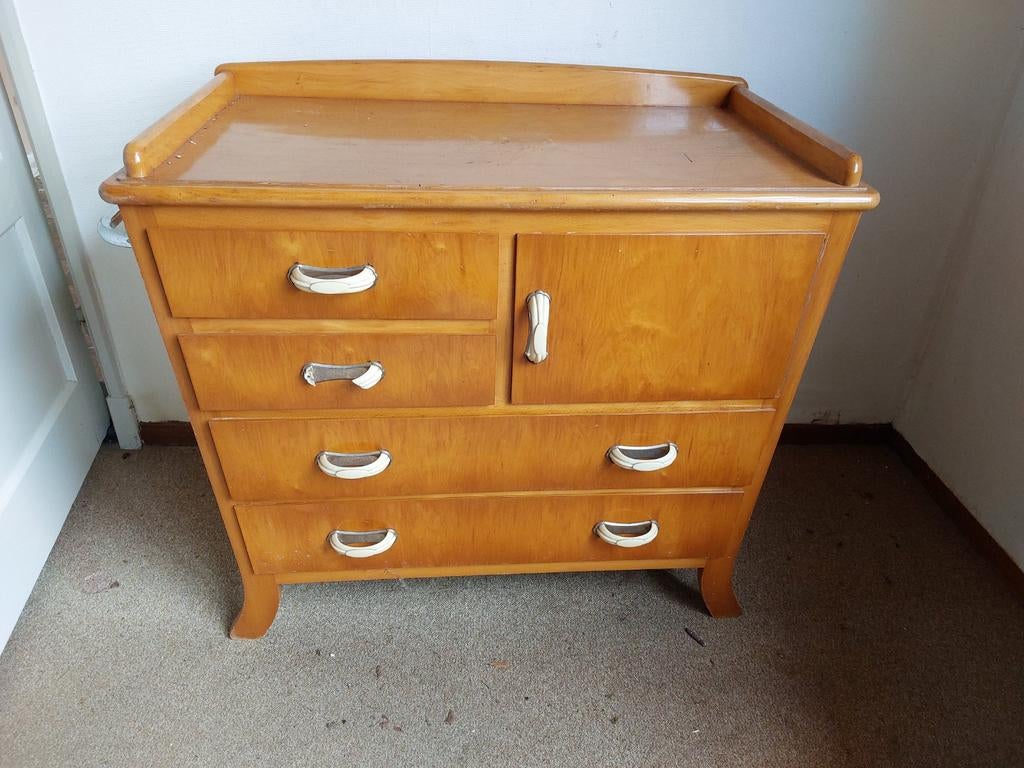 Retro commode, Ophalen