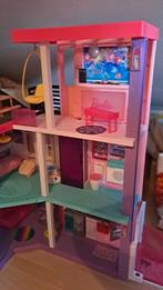 Barbiehuis, Kinderen en Baby's, Speelgoed | Poppenhuizen, Ophalen of Verzenden, Zo goed als nieuw