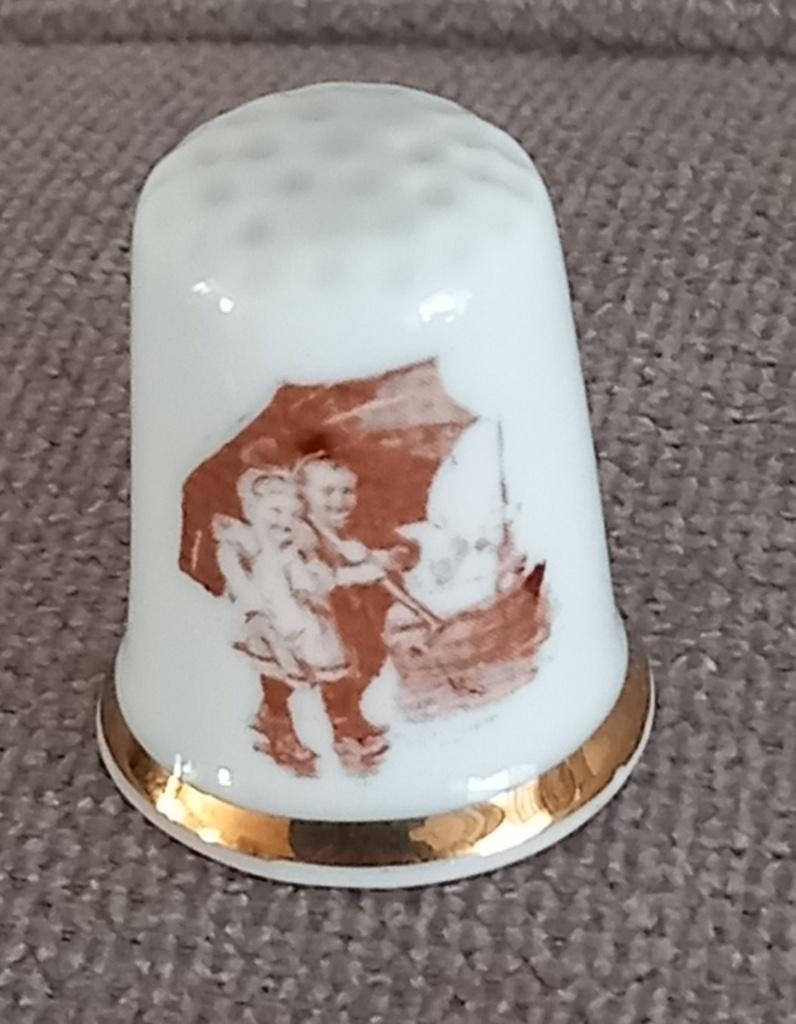 Vingerhoedje Ot en Sien, Verzamelen, Ophalen of Verzenden, Zo goed als nieuw, Porselein, Nederland