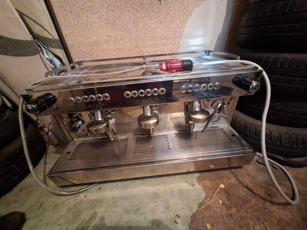 Professionele Rocket REA 3 groeps espressomachine, Witgoed en Apparatuur, Koffiezetapparaten, Ophalen, Zo goed als nieuw, Espresso apparaat