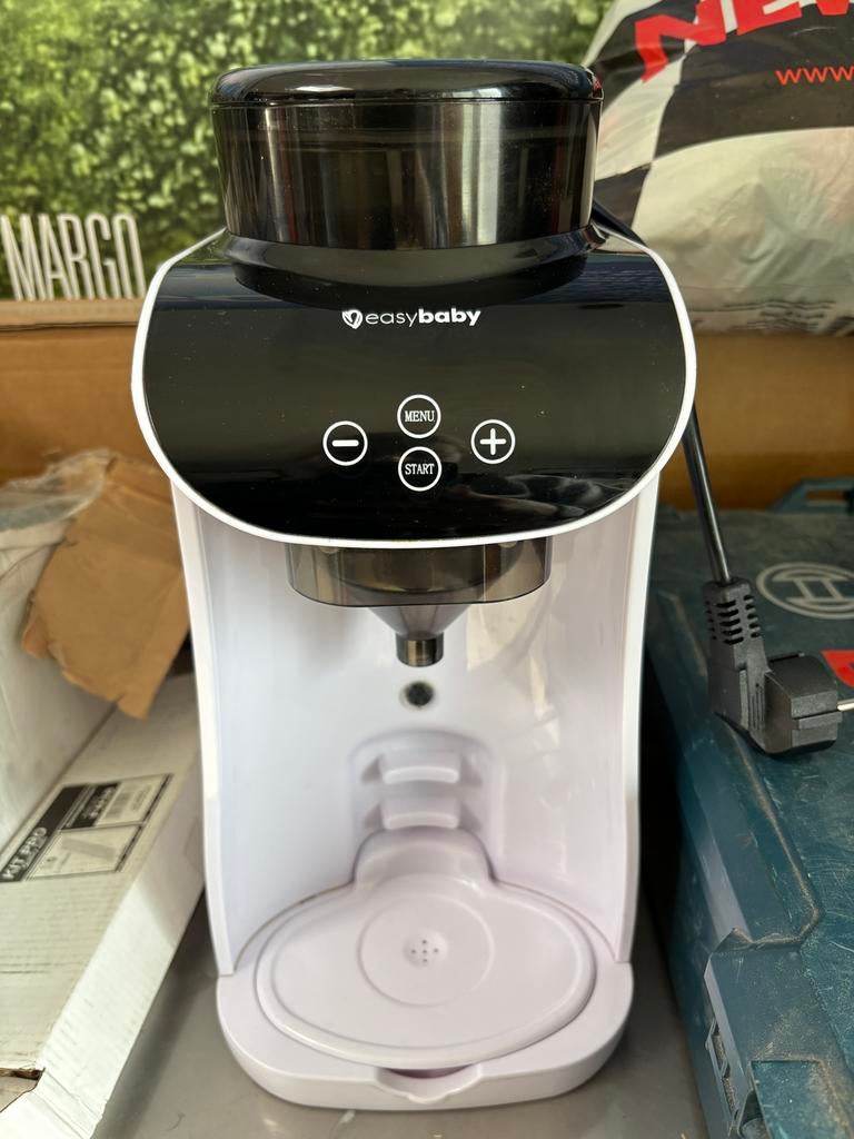 Easy Baby melkmaker - Flesje klaar in 8 seconden!, Ophalen of Verzenden, Gebruikt, Flessen- of potjesverwarmer