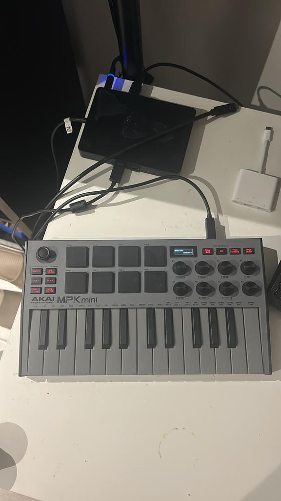 Akai Professional MPK Mini MIDI Keyboard - Compact & Krachti, Ophalen of Verzenden, Zo goed als nieuw