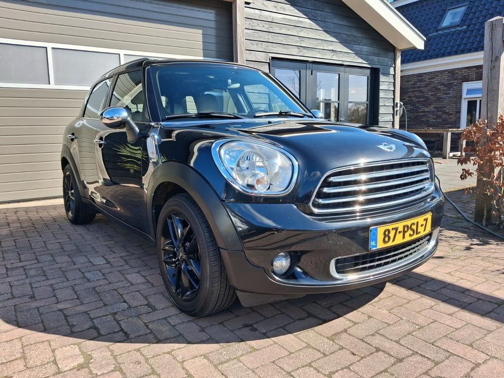 Mini Countryman 1.6 ONE 2011 Zwart, Auto's, Mini, Voorwielaandrijving, Elektrische ramen, Beige, Zwart