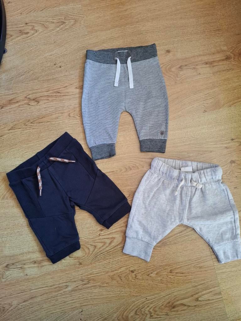 Drie broekjes, Kinderen en Baby's, Babykleding | Maat 50, Broekje, Ophalen of Verzenden, Zo goed als nieuw, Jongetje