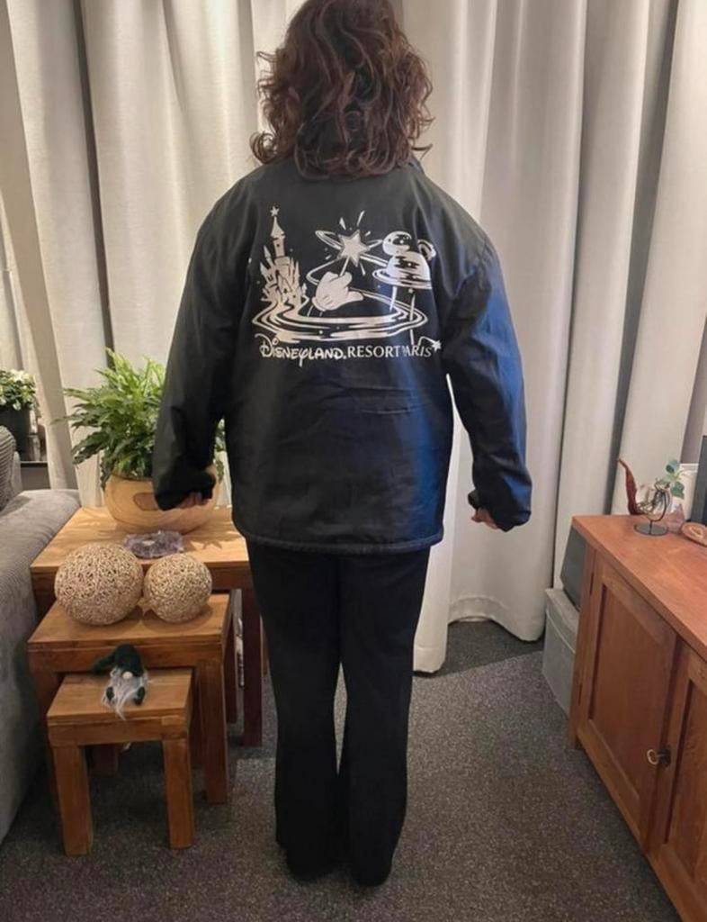 Disney zwarte jas maat M (L) uit Disneyland Paris windjack, Ophalen of Verzenden, Mickey Mouse, Kleding of Textiel