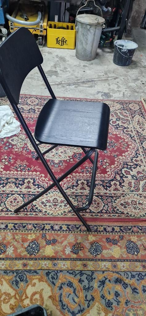 IKEA FRANKLIN Barkruk, opklapbaar, zwart, Huis en Inrichting, Barkrukken, Ophalen, Gebruikt, Met voetsteun, 60 tot 90 cm