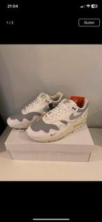 Nike Air Max 1 Patta White Pure Platinum (Maat 43), Kleding | Heren, Schoenen, Ophalen of Verzenden, Nieuw, Wit, Sneakers of Gympen