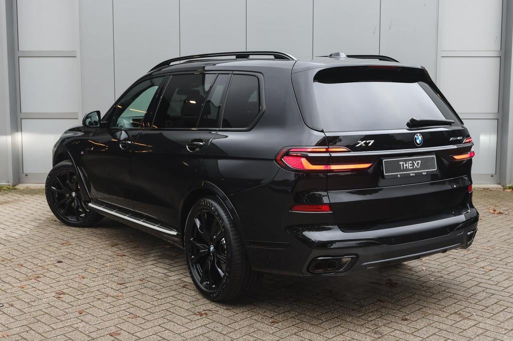 BMW X7 xDrive40i High Executive M Sport Automaat / Panoramad, Auto's, BMW, Automaat, Met garantie (alle), 7 stoelen, Zwart
