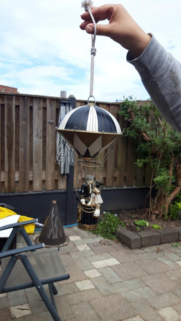 Decoratieve houten luchtballon met figuren, Huis en Inrichting, Woonaccessoires | Overige, Ophalen