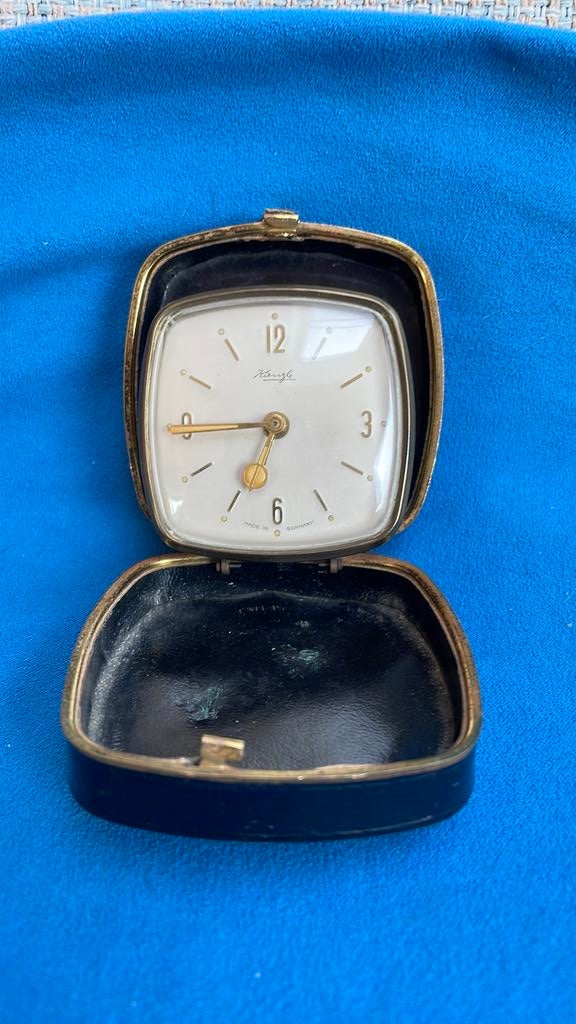Reiswekker Kienzle, Sieraden, Tassen en Uiterlijk, Horloges | Antiek, Ophalen of Verzenden, Staal, Overige merken, 1960 of later