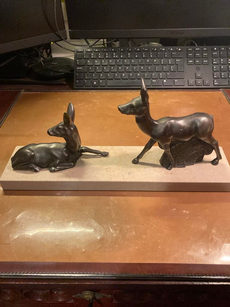 Twee reeën op marmeren sokkel, Ophalen of Verzenden, Gebruikt, Dier