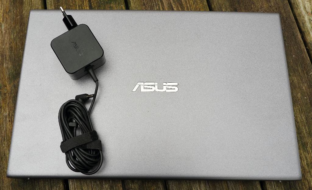ASUS Vivobook laptop computer, Asus, 8 GB, Minder dan 2 Ghz, Zo goed als nieuw