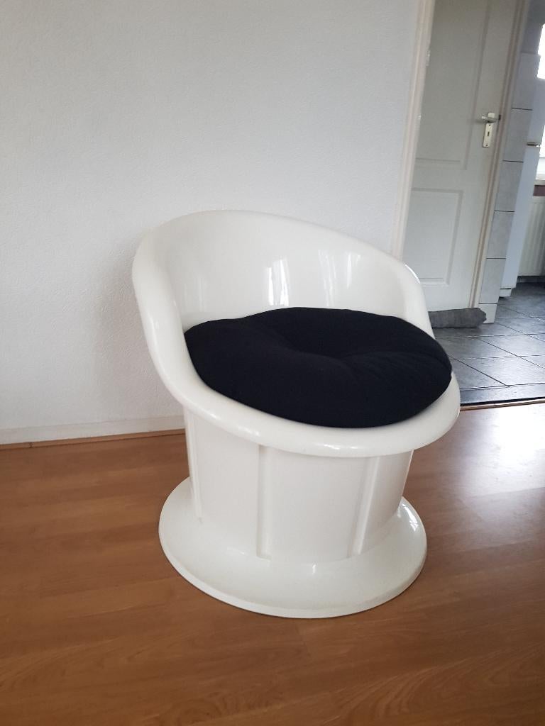 Mooie witte opbergstoel met kussen van Ikea met opbergruimte, Ophalen, Kunststof, Wit, Zo goed als nieuw
