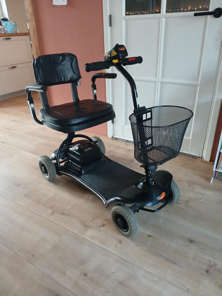 “PractiComfort scootmobiel demontabel goede accu goede staat, Diversen, Ophalen, Gebruikt, 16 t/m 25 km, 10 km/u of minder