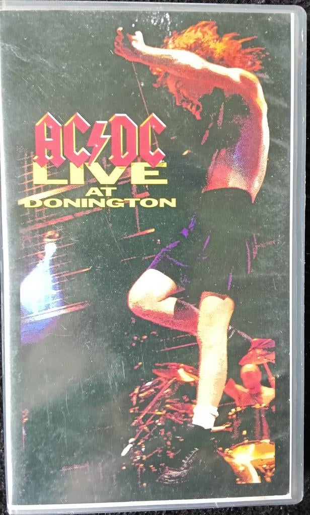AC/DC Live At Donington VHS, Alle leeftijden, Ophalen of Verzenden, Zo goed als nieuw