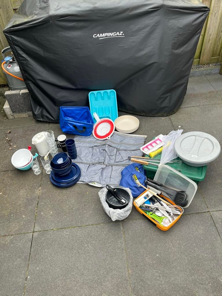 Kampeerpakket met servies, bestek, pannen en meer, Caravans en Kamperen, Ophalen, Gebruikt