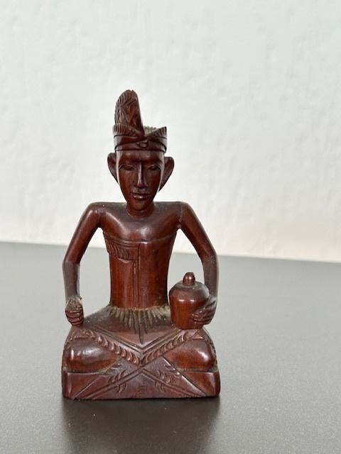 Indonesisch houten beeldje, Antiek en Kunst, Houtsnijwerk, Minder dan 20 cm, Ophalen of Verzenden, Hout