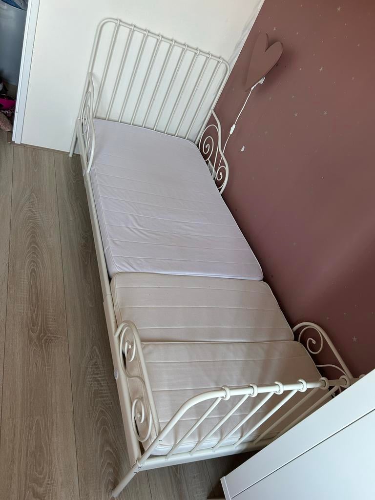 IKEA Minnen meegroeibed wit met matras en beddengoed, Huis en Inrichting, Ophalen, Eenpersoons, Wit, 80 cm