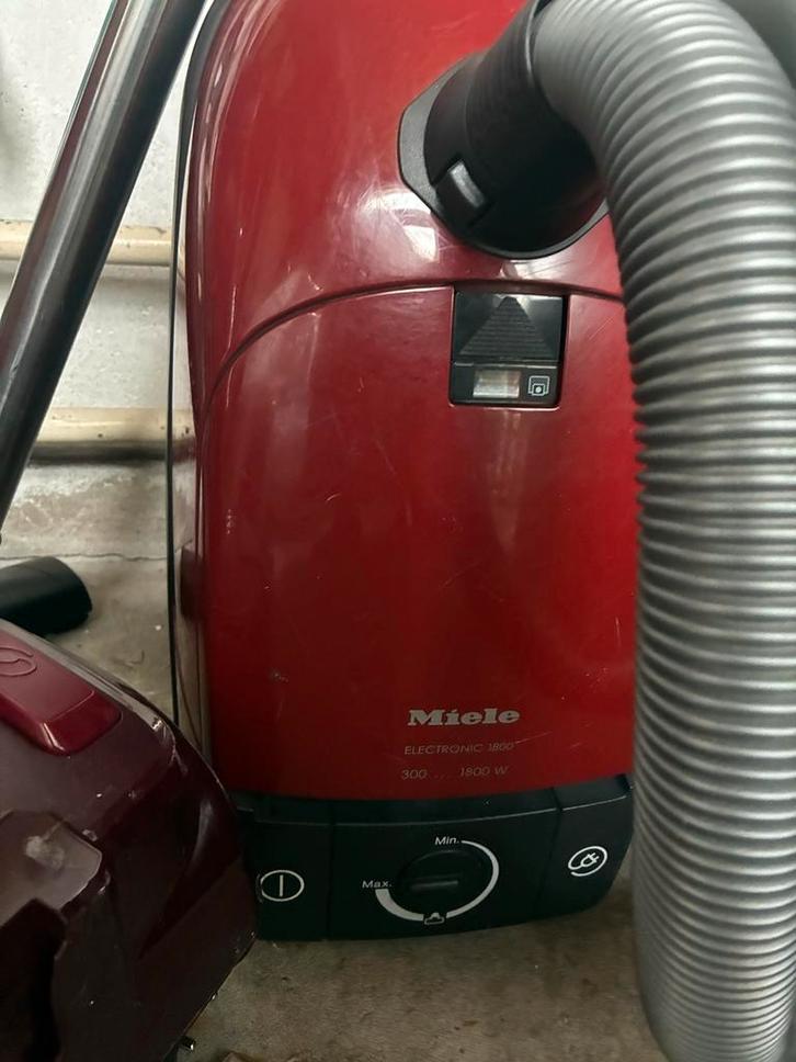 Miele stofzuiger - defect, voor de handige reparateur, Witgoed en Apparatuur, Stofzuigers, Niet werkend, Stofzuiger, 1600 tot 2000 watt