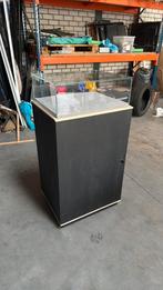 Vitrine presentatie meubel, Ophalen of Verzenden, Glas, Zo goed als nieuw, 25 tot 50 cm