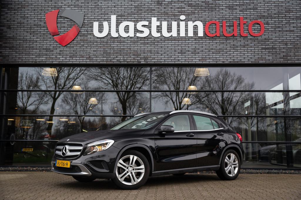 Mercedes-Benz GLA 180 Ambition , Trekhaak, Leer, Achteruitri, Auto's, Voorwielaandrijving, Gebruikt, 4 cilinders, Handgeschakeld
