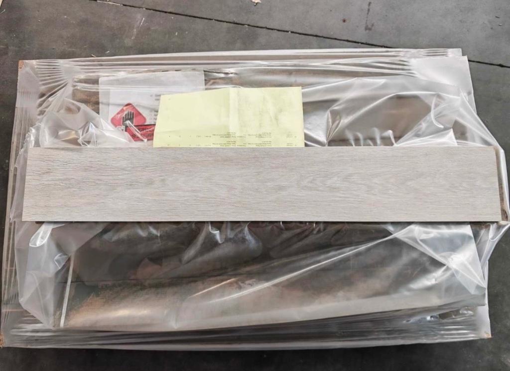 Porcelanosa tegels 14,3x90 ca. 55,6m2 - €35,- per m2, Ophalen, 60 cm of meer, Keramiek, Nieuw