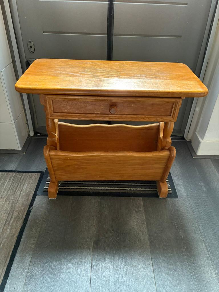 Krantenbak met lade blank eiken, Ophalen, Gebruikt