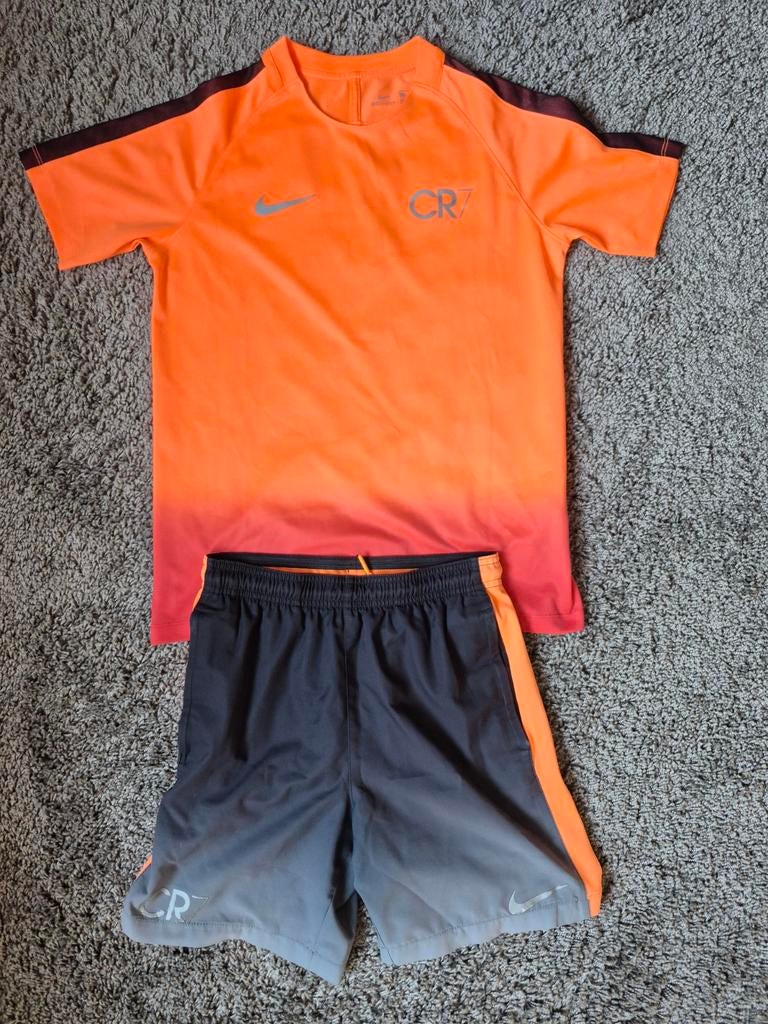 CR7 Voetbal Trainingspak, Maat 48/50 (M), Oranje, Ophalen of Verzenden, Zo goed als nieuw