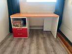 Vrolijk bureau in rood/ oranje, Ophalen, Zo goed als nieuw