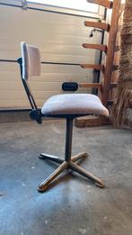 Friso Kramer voor Ahrend bureaustoeltje eerste editie, Ophalen of Verzenden, Zo goed als nieuw