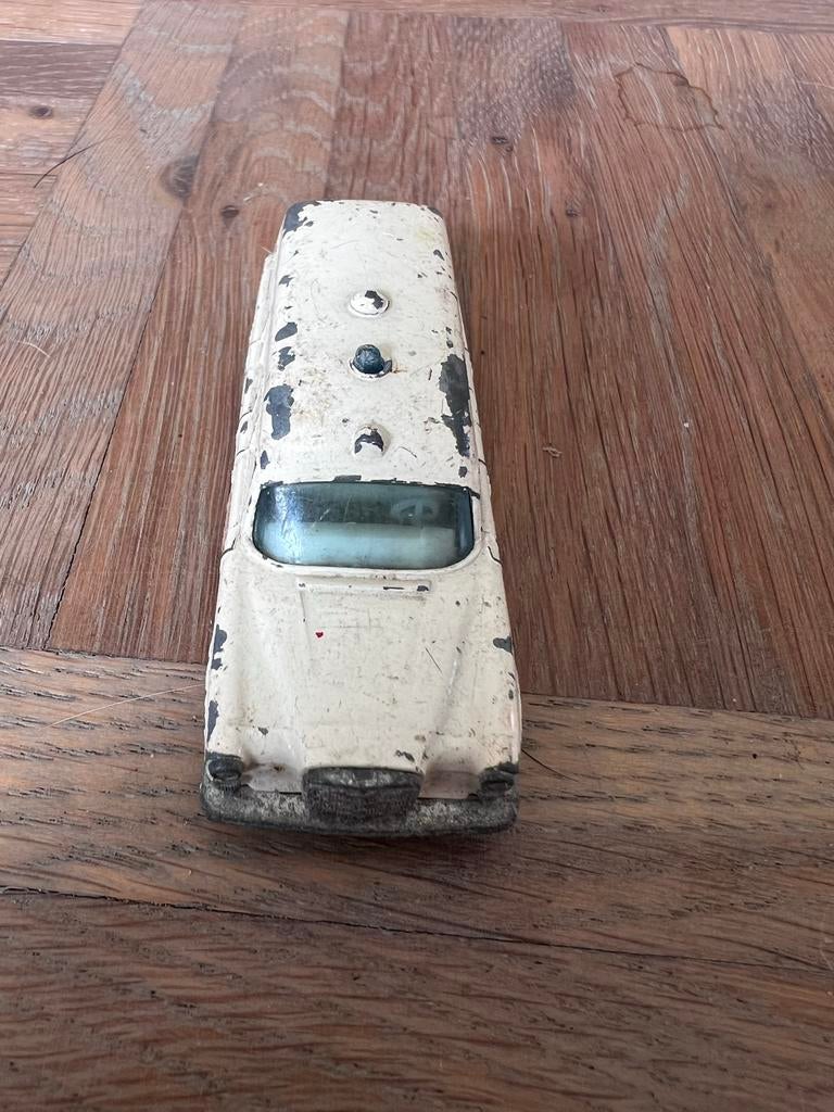 Matchbox Mercedes Benz "Binz" Ambulance, Ophalen of Verzenden, Gebruikt, Auto