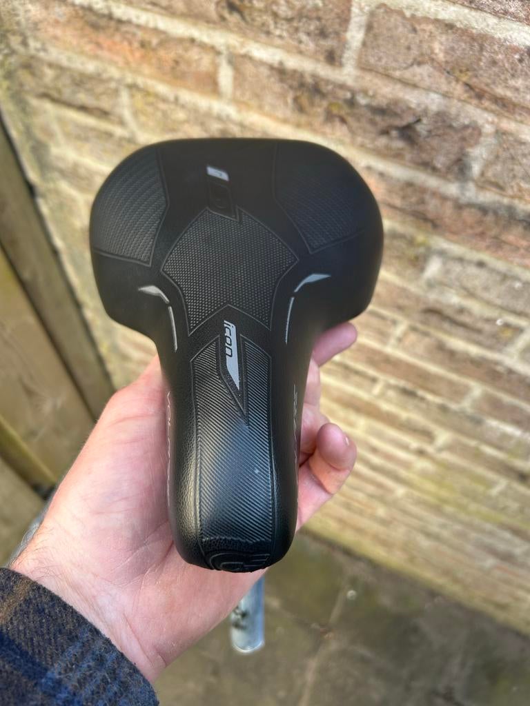 Fietszadel Selle Bassano Volare, Fietsen en Brommers, Fietsonderdelen, Ophalen of Verzenden, Zadel, Stadsfiets, Nieuw
