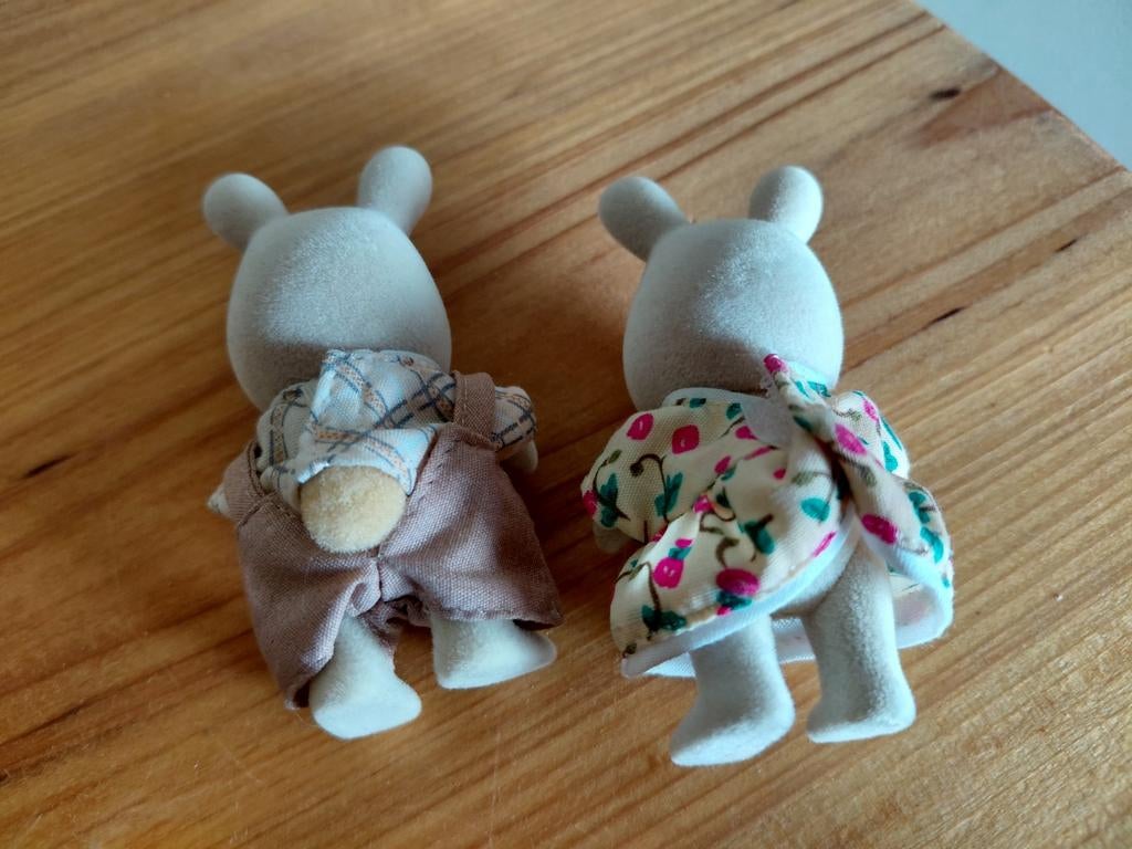 Sylvanian Families 5738 - Latte Cat Family, Milchkatzen Familie, Spielset - Jetzt bei