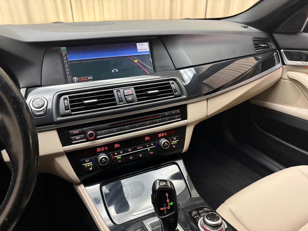 BMW 5 Serie 523i //M-Sport 3.0L 204 PK / Automaat / Carbon /, Auto's, Euro 5, Achterwielaandrijving, Gebruikt, Beige
