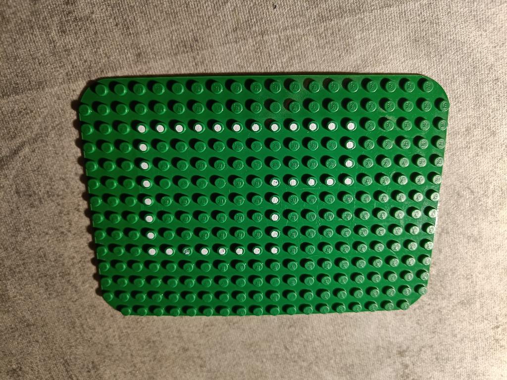 Lego Green Baseplate 14 x 20 with Rounded Corners, Ophalen of Verzenden, Gebruikt, Losse stenen, Lego