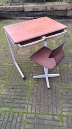 Oud school bureau met stoeltje, Ophalen, Gebruikt, Bureau