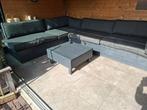 Te koop comfortabele loungebank met tafel, Ophalen, Gebruikt, Wicker