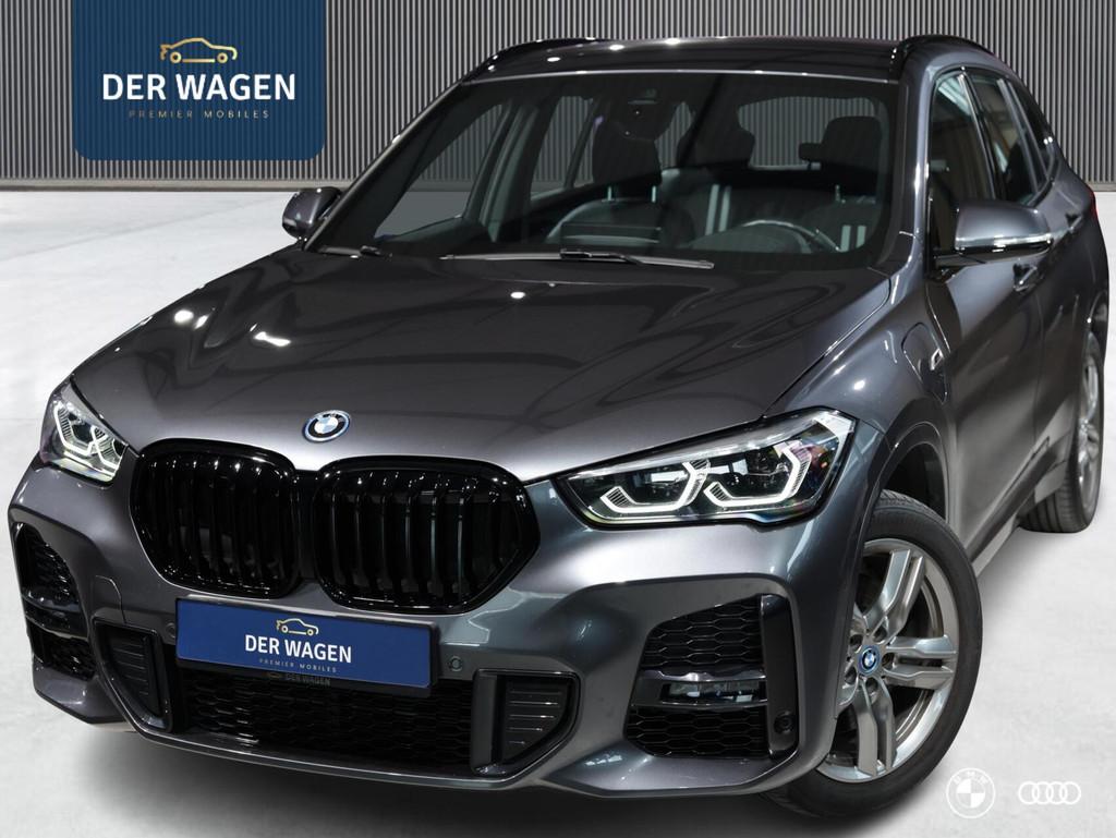 BMW X1 xDr25e M SPORT / HEADUP / HIFI / TREKHAAK / 18", Auto's, BMW, Overige kleuren, Met garantie (alle), Leder en Stof, 59 km/l