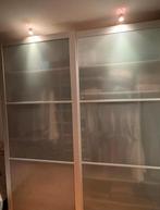 Ruime Pax kast met schuifdeuren en verlichting, Ophalen