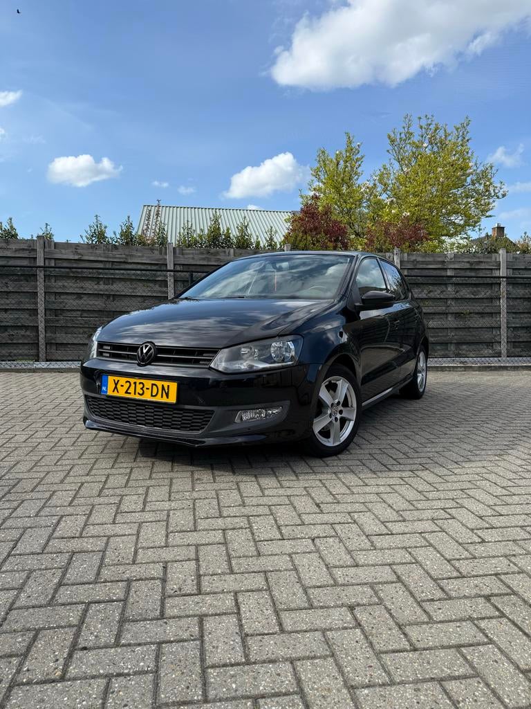 Volkswagen Polo 1.4 16V FSI 63KW 2009 Zwart, Auto's, Volkswagen, Voorwielaandrijving, 970 kg, 40 €/maand, 4 cilinders