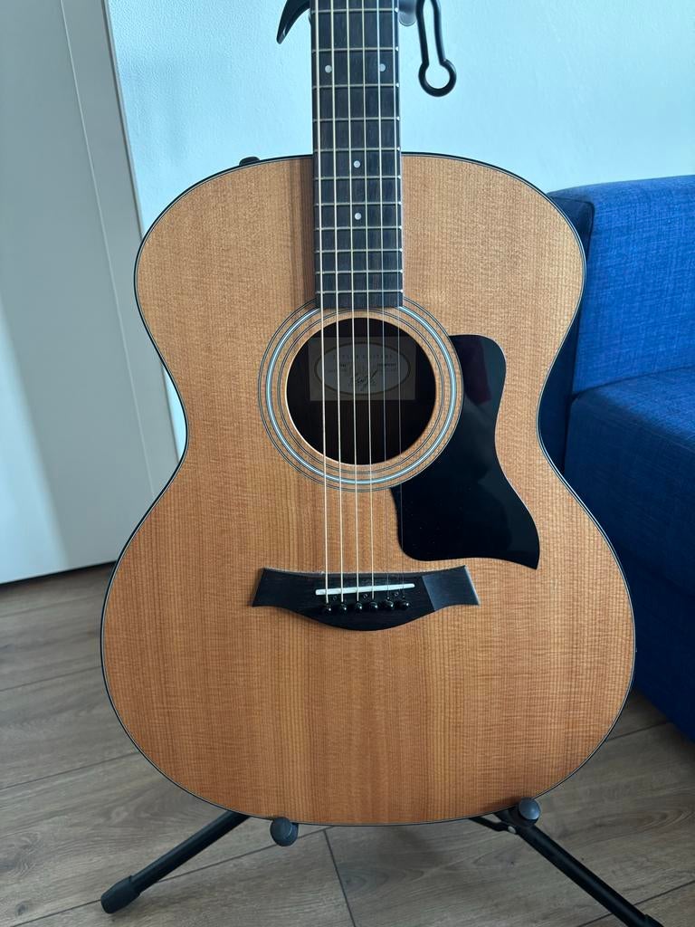 Taylor 114e Westerngitaar met ingebouwde pickup en gigbag, Muziek en Instrumenten, Ophalen, Zo goed als nieuw, Western- of Steelstringgitaar