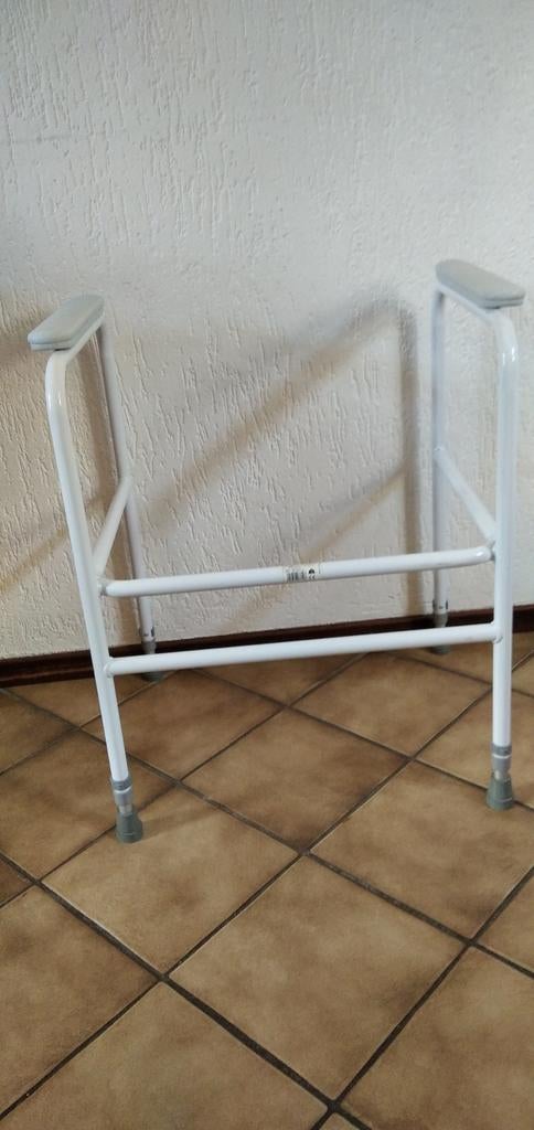 Toiletsteun, Ophalen, In hoogte verstelbaar, Zo goed als nieuw