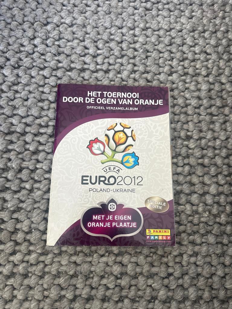 Panini album Euro 2012 compleet - Door de ogen van Oranje, Ophalen of Verzenden, Zo goed als nieuw, Stickers en Plaatjes