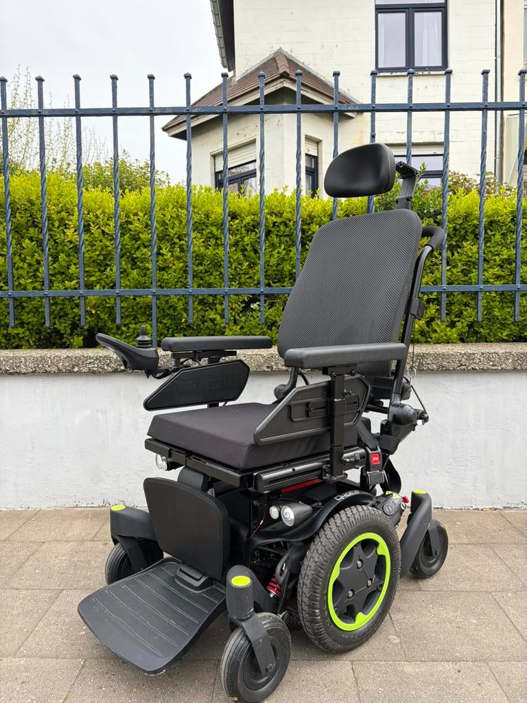 Elektrische rolstoel Quickie Q400m in nieuwstaat, Diversen, Rolstoelen, Ophalen of Verzenden, Zo goed als nieuw, Elektrische rolstoel