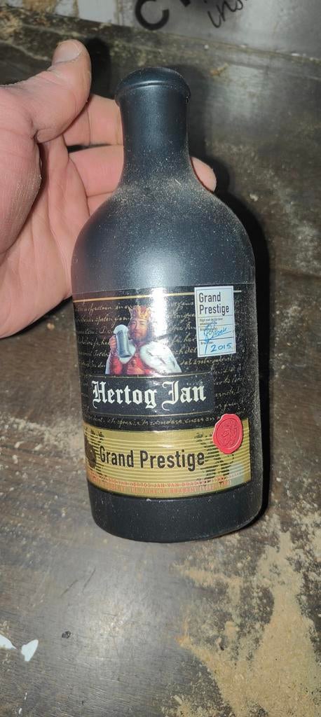 Krat vol lege Hertog Jan Grand Prestige kruikjes, Ophalen, Gebruikt